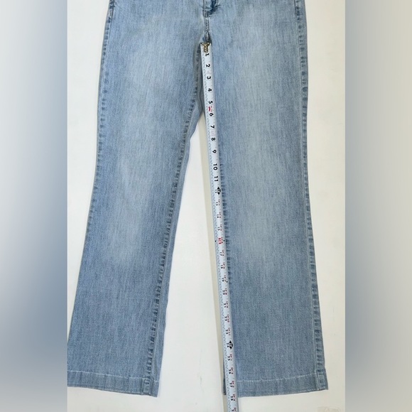Theory Light Wash Jeans Size 6 Mid Rise Stretch Denim Bootcut Classic - Picture 9 of 10